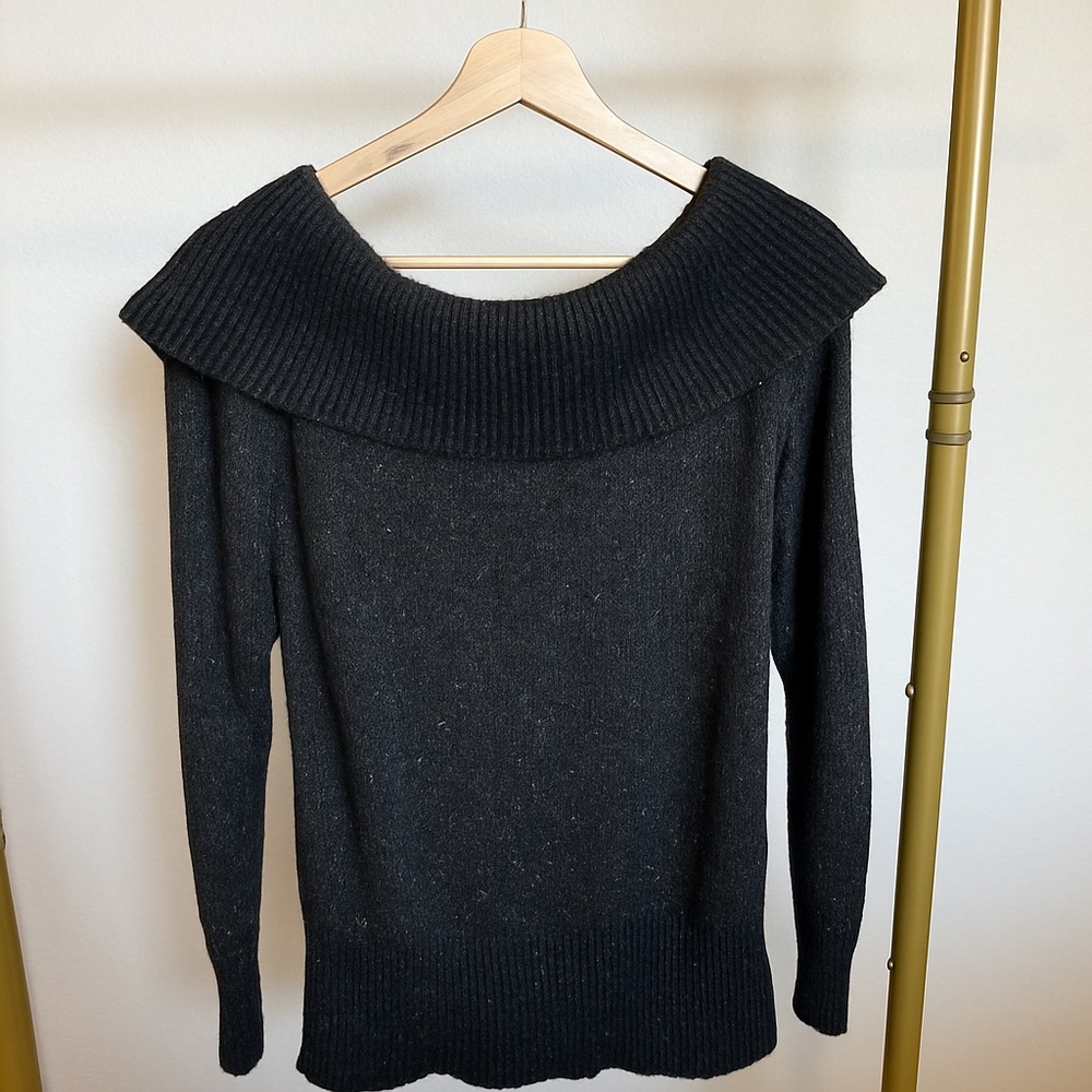 Banana Republic Italian Yarn Off-Shoulder Shimmer Sweater – Charcoal – L